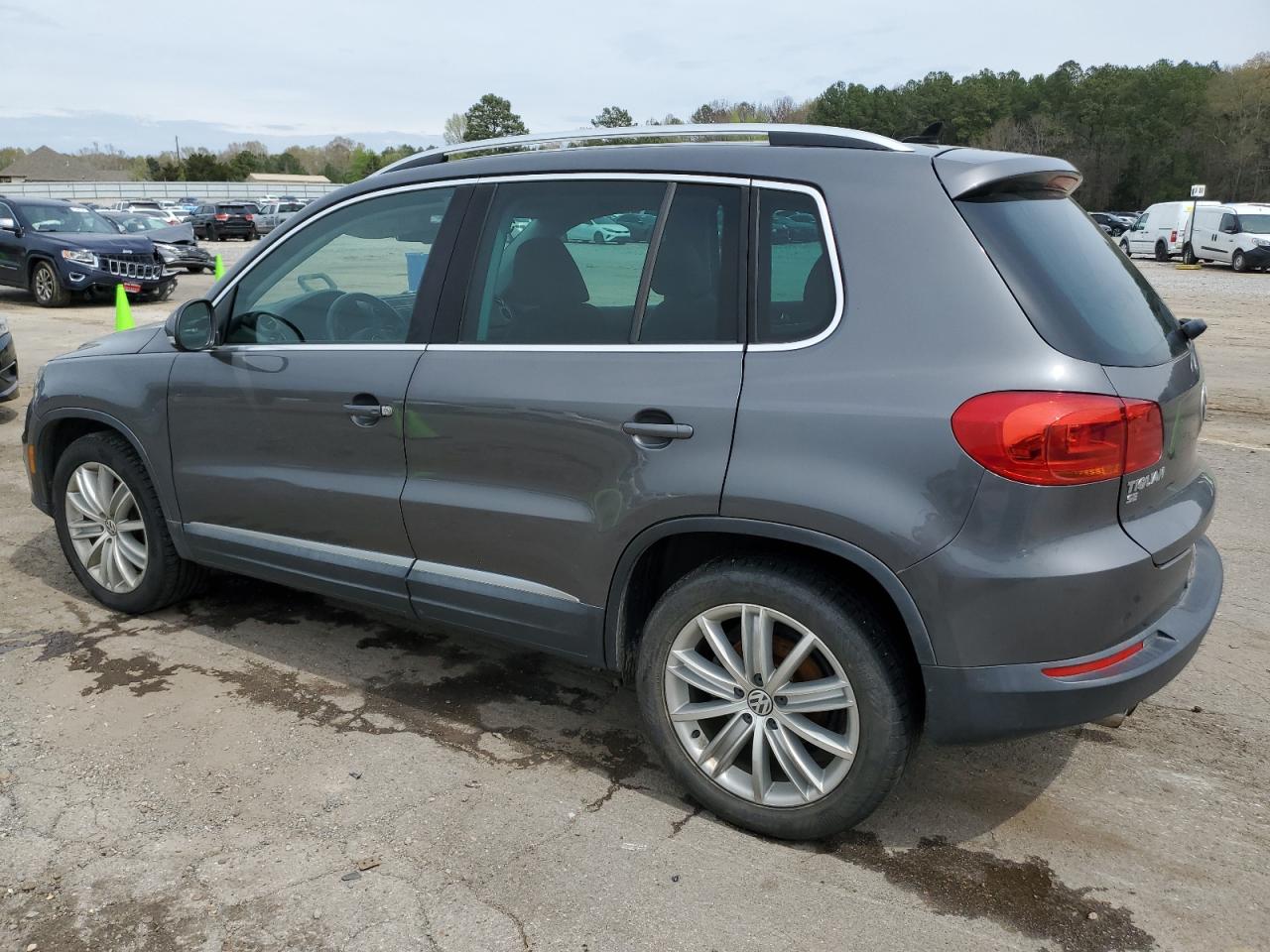 Photo 1 VIN: WVGAV7AX2GW563676 - VOLKSWAGEN TIGUAN 