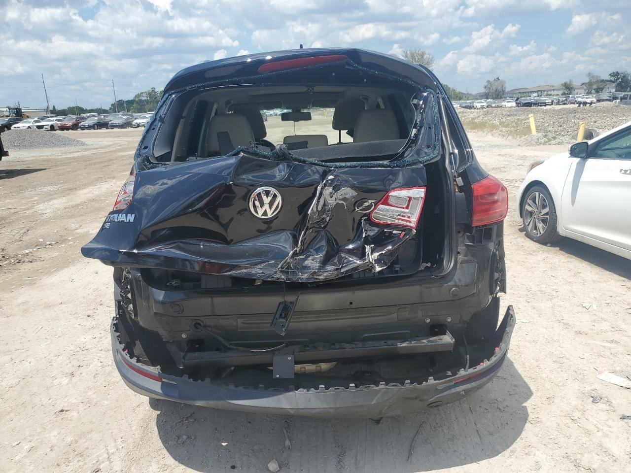 Photo 5 VIN: WVGAV7AX2GW575617 - VOLKSWAGEN TIGUAN 