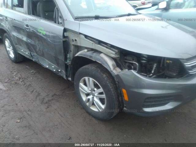 Photo 5 VIN: WVGAV7AX2GW588769 - VOLKSWAGEN TIGUAN 