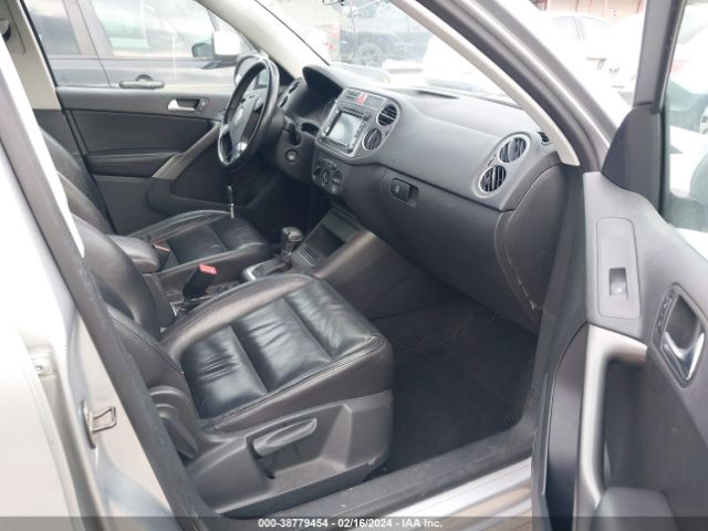 Photo 4 VIN: WVGAV7AX3AW000949 - VOLKSWAGEN TIGUAN 