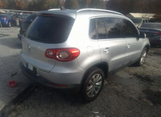 Photo 3 VIN: WVGAV7AX3AW502845 - VOLKSWAGEN TIGUAN 