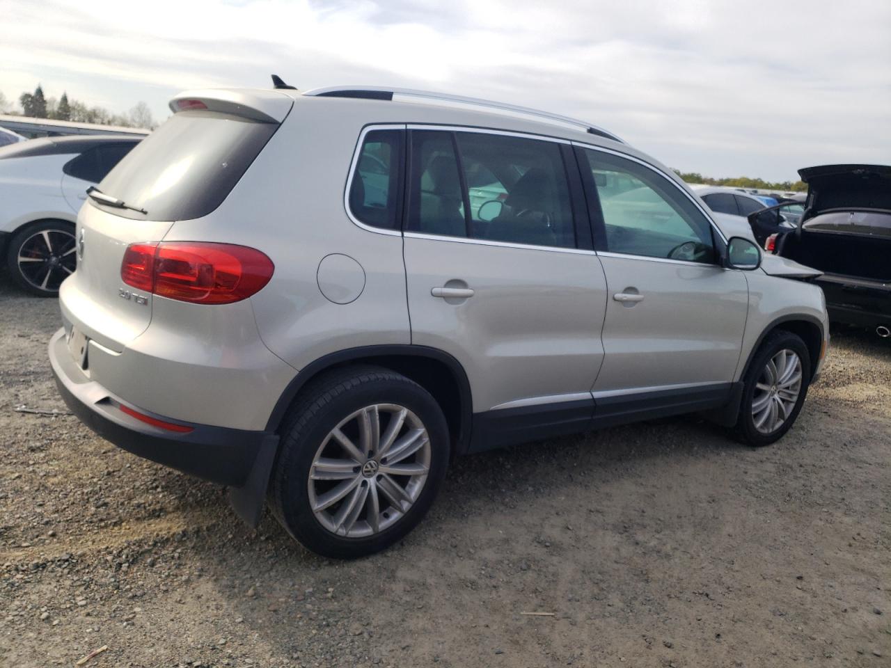 Photo 2 VIN: WVGAV7AX3FW509124 - VOLKSWAGEN TIGUAN 