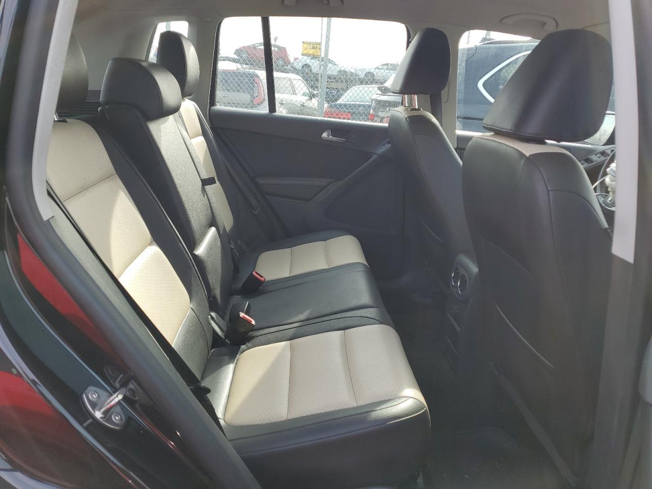 Photo 9 VIN: WVGAV7AX3GW531366 - VOLKSWAGEN TIGUAN 