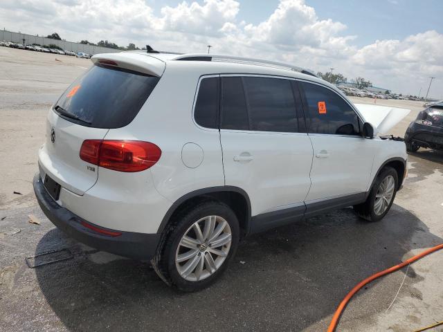 Photo 2 VIN: WVGAV7AX3GW581605 - VOLKSWAGEN TIGUAN S 