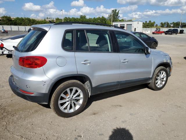 Photo 2 VIN: WVGAV7AX3HK047612 - VOLKSWAGEN TIGUAN 