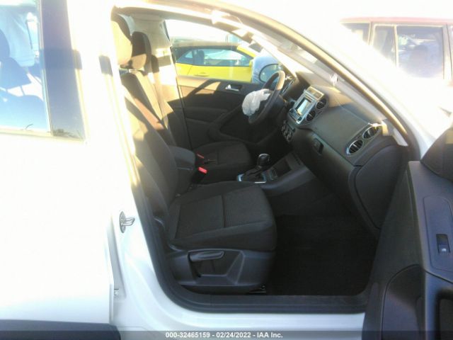 Photo 4 VIN: WVGAV7AX3JK000747 - VOLKSWAGEN TIGUAN LIMITED 