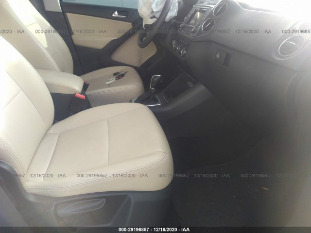 Photo 4 VIN: WVGAV7AX3JK003681 - VOLKSWAGEN TIGUAN LIMITED 