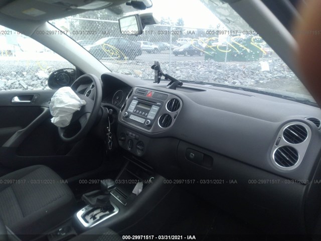 Photo 4 VIN: WVGAV7AX4AW001107 - VOLKSWAGEN TIGUAN 