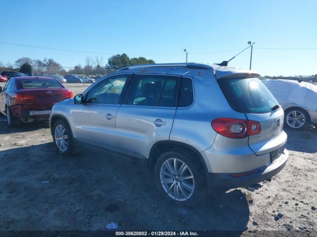 Photo 2 VIN: WVGAV7AX4AW516835 - VOLKSWAGEN TIGUAN 