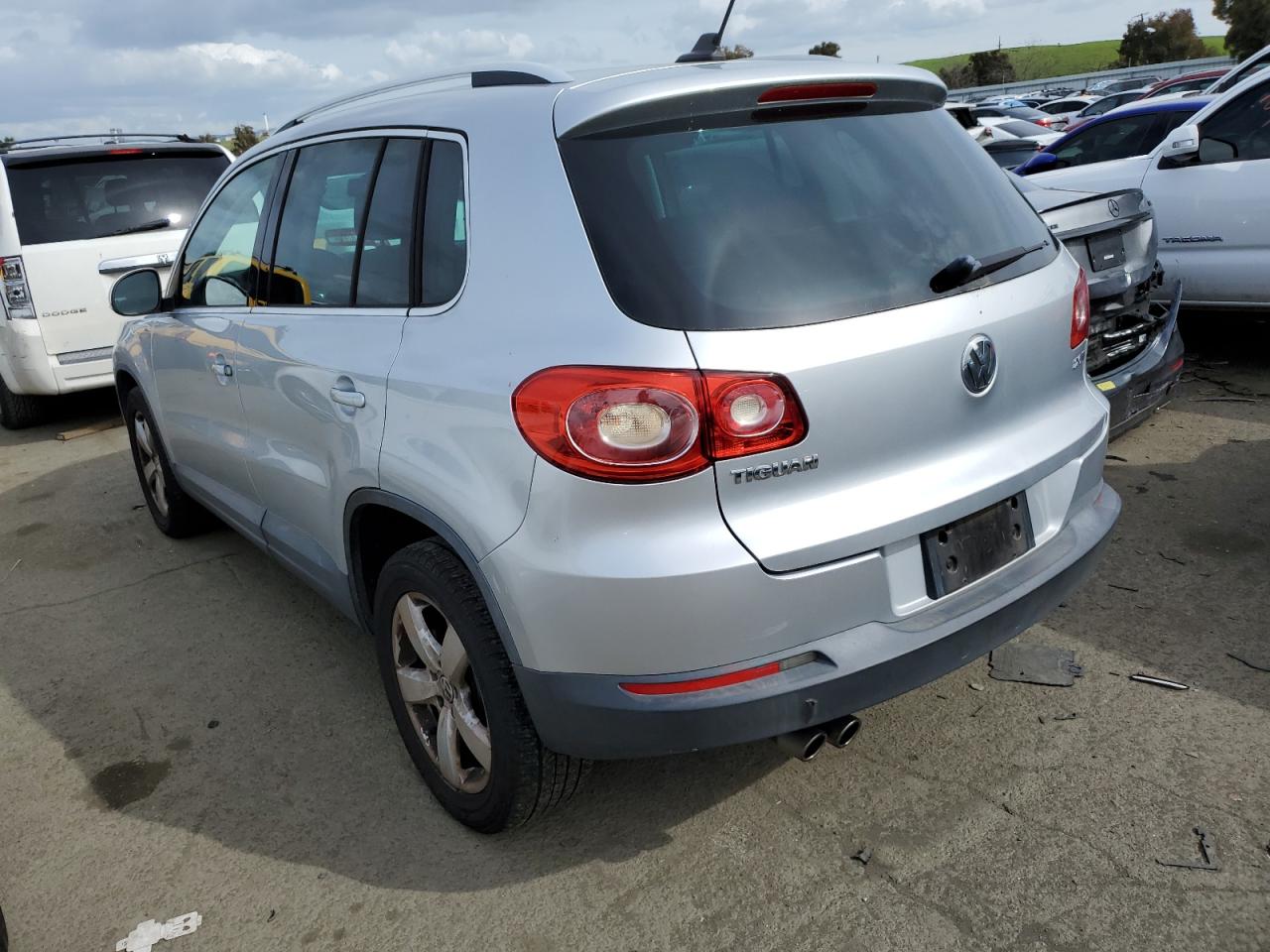 Photo 1 VIN: WVGAV7AX4AW531416 - VOLKSWAGEN TIGUAN S 