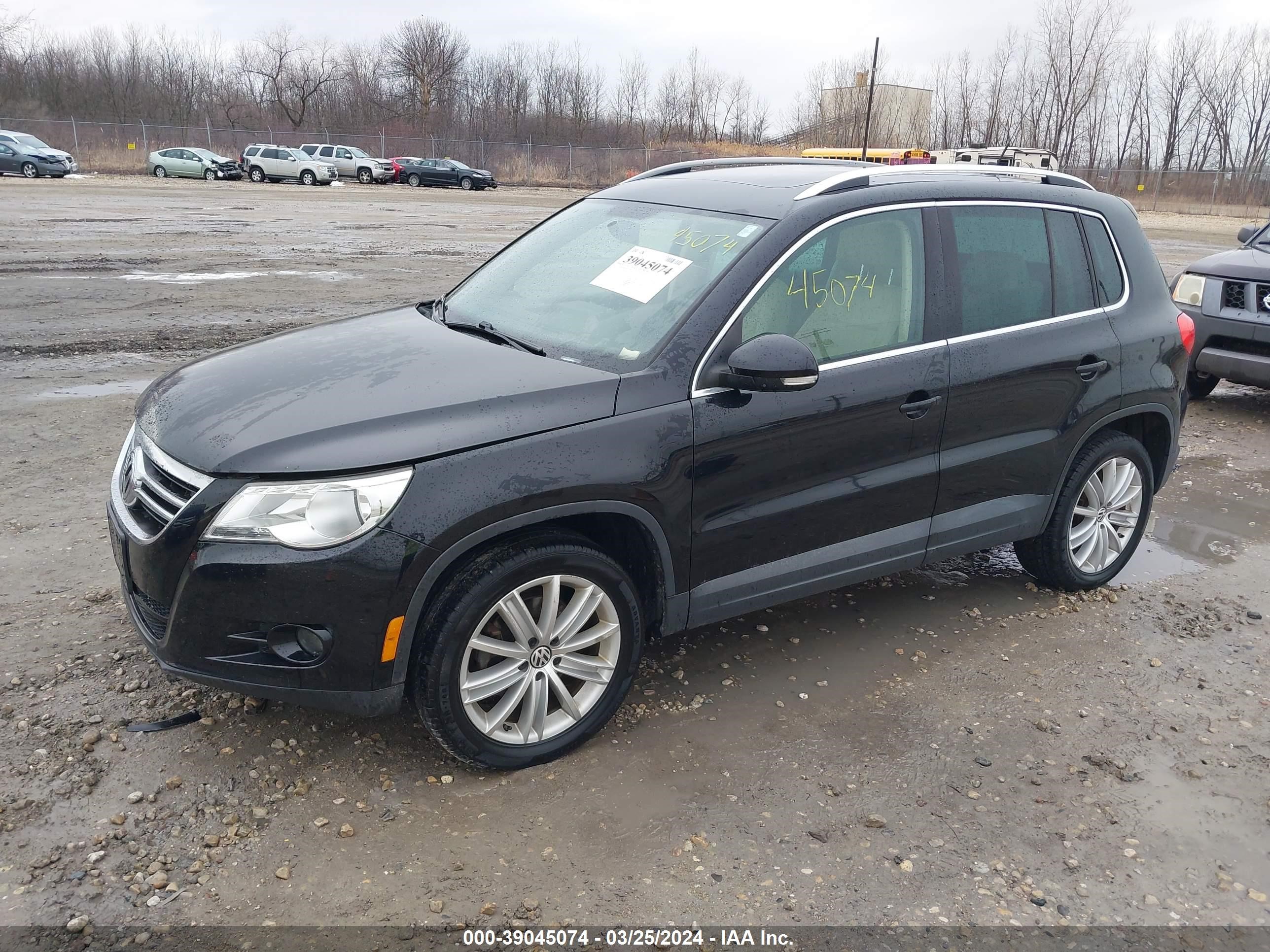 Photo 1 VIN: WVGAV7AX4BW521065 - VOLKSWAGEN TIGUAN 