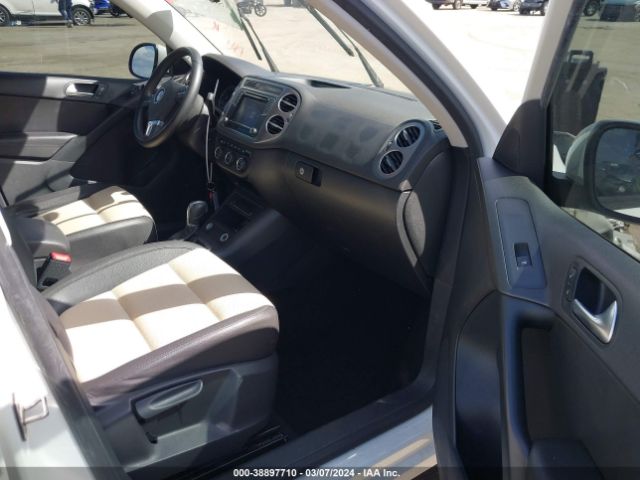 Photo 4 VIN: WVGAV7AX4HK021312 - VOLKSWAGEN TIGUAN 