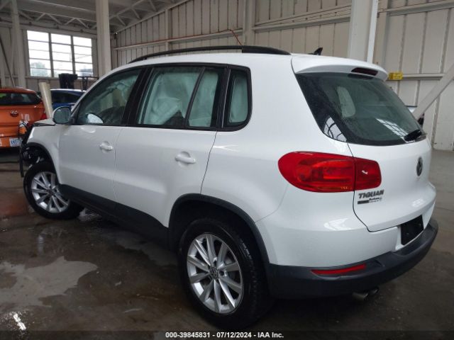 Photo 2 VIN: WVGAV7AX4JK003611 - VOLKSWAGEN TIGUAN LIMITED 