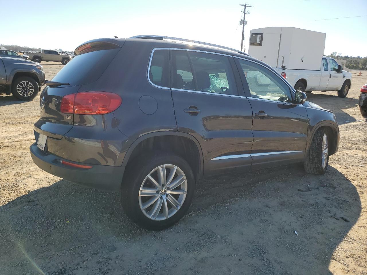 Photo 2 VIN: WVGAV7AX5GW561369 - VOLKSWAGEN TIGUAN 