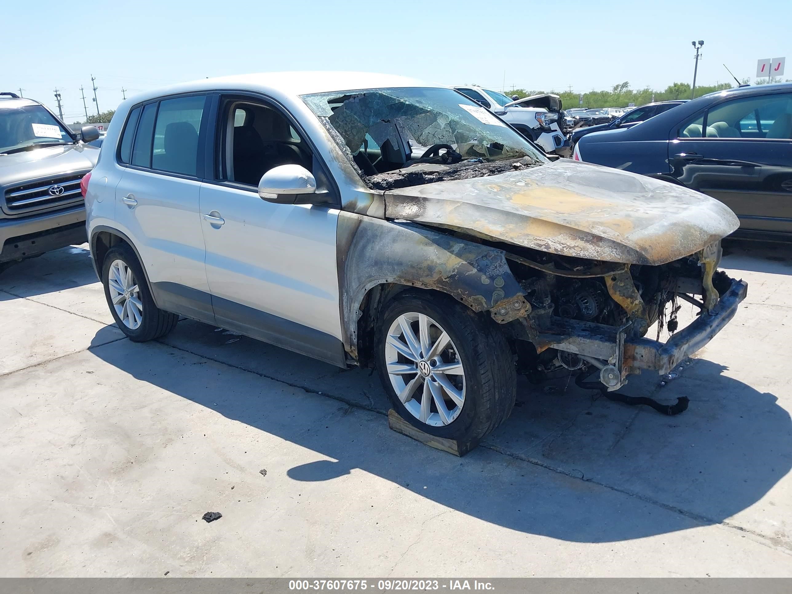 Photo 0 VIN: WVGAV7AX5HK046333 - VOLKSWAGEN TIGUAN 