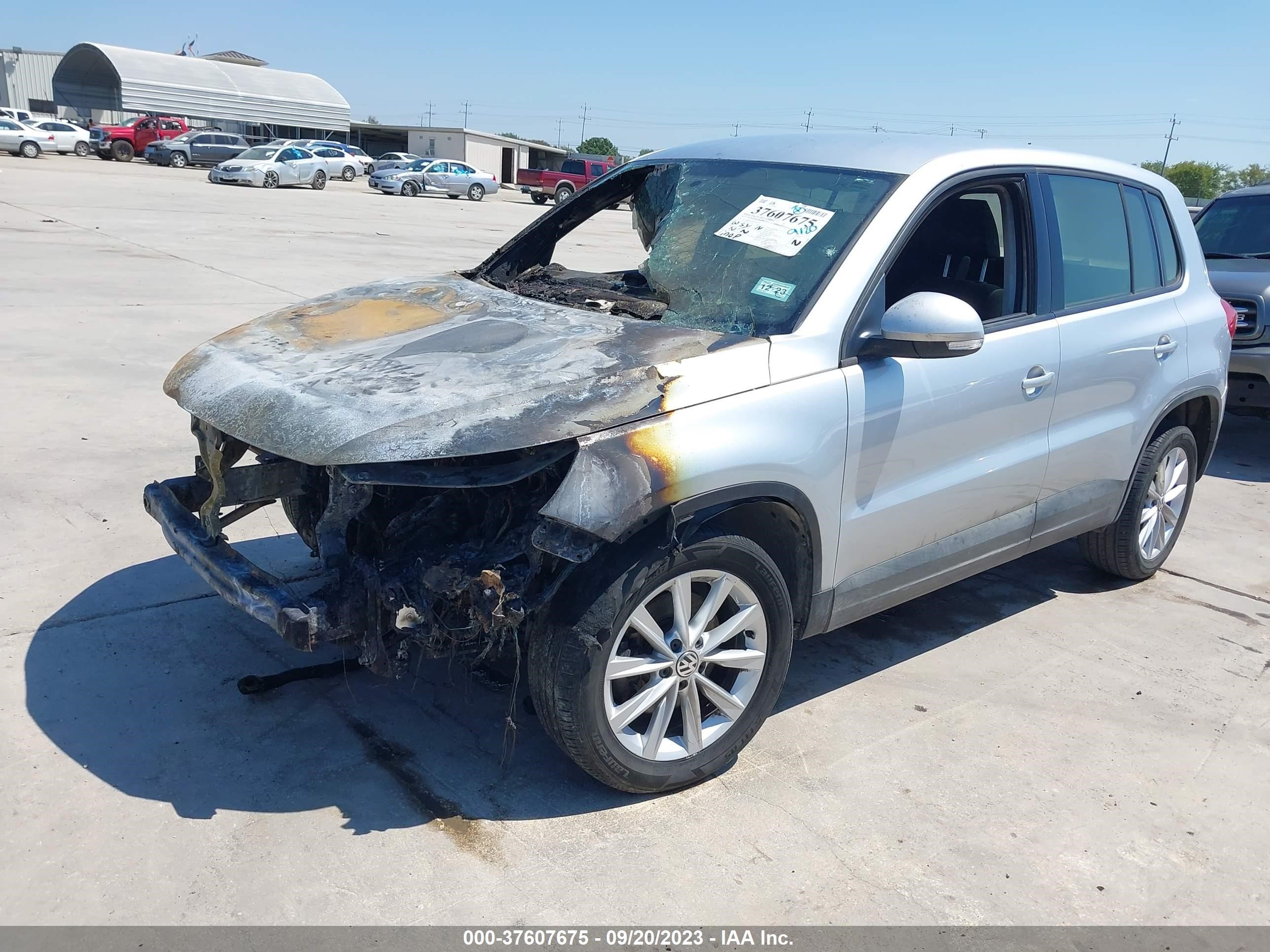 Photo 1 VIN: WVGAV7AX5HK046333 - VOLKSWAGEN TIGUAN 