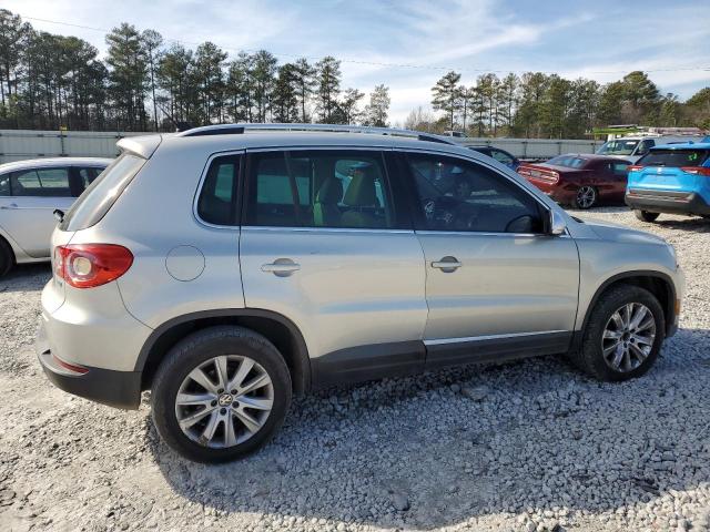 Photo 2 VIN: WVGAV7AX6AW502385 - VOLKSWAGEN TIGUAN 