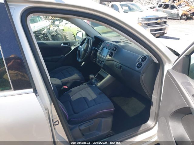 Photo 4 VIN: WVGAV7AX6AW521647 - VOLKSWAGEN TIGUAN 