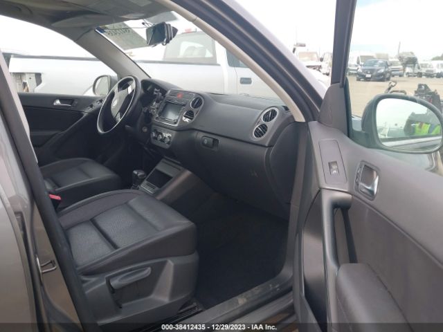 Photo 4 VIN: WVGAV7AX6AW525133 - VOLKSWAGEN TIGUAN 