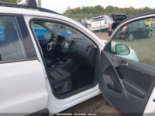 Photo 4 VIN: WVGAV7AX6HK000820 - VOLKSWAGEN TIGUAN 