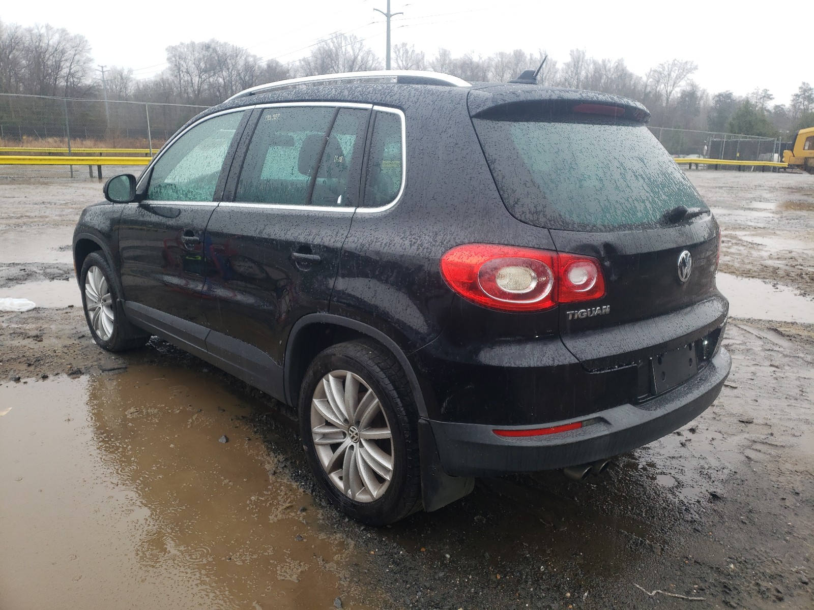 Photo 2 VIN: WVGAV7AX7AW001201 - VOLKSWAGEN TIGUAN S 