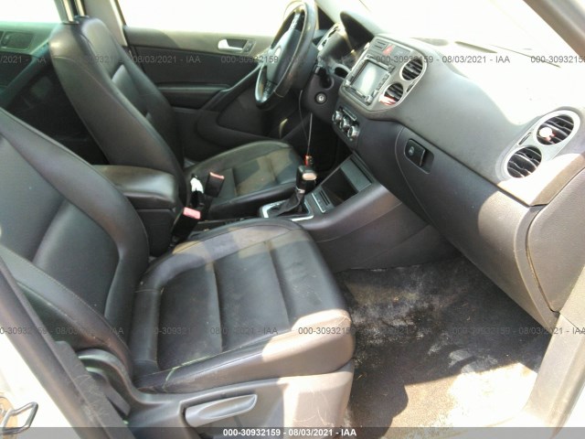 Photo 4 VIN: WVGAV7AX7AW513296 - VOLKSWAGEN TIGUAN 