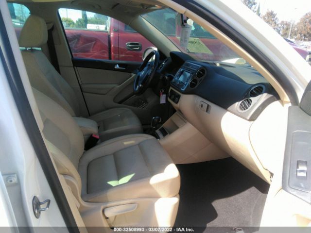 Photo 4 VIN: WVGAV7AX7CW595324 - VOLKSWAGEN TIGUAN 