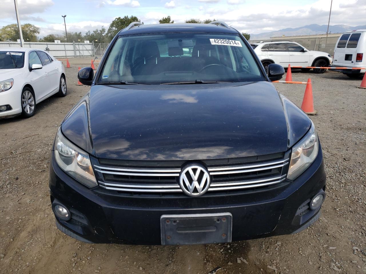 Photo 4 VIN: WVGAV7AX7DW555181 - VOLKSWAGEN TIGUAN 