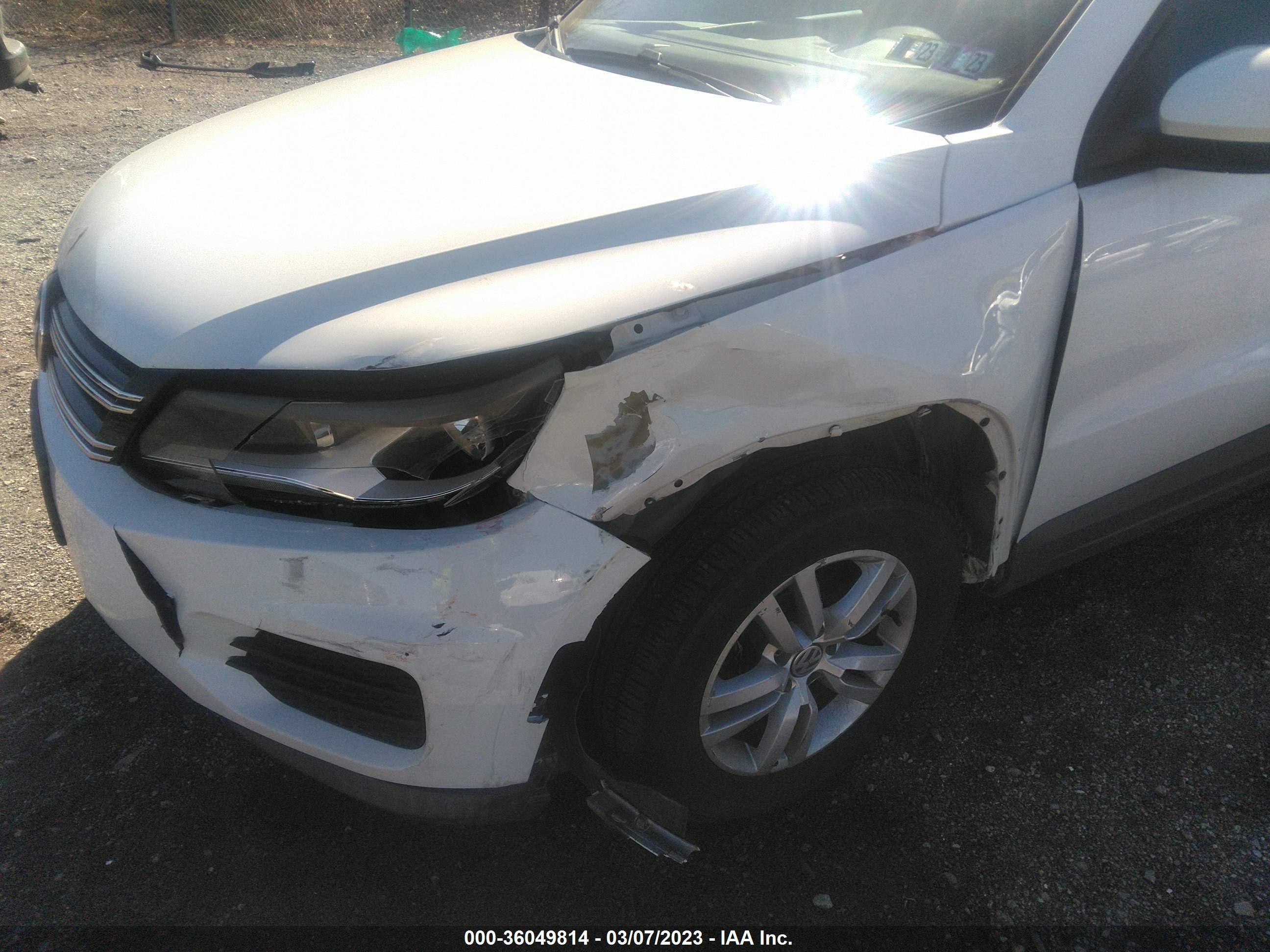 Photo 5 VIN: WVGAV7AX7GW512092 - VOLKSWAGEN TIGUAN 