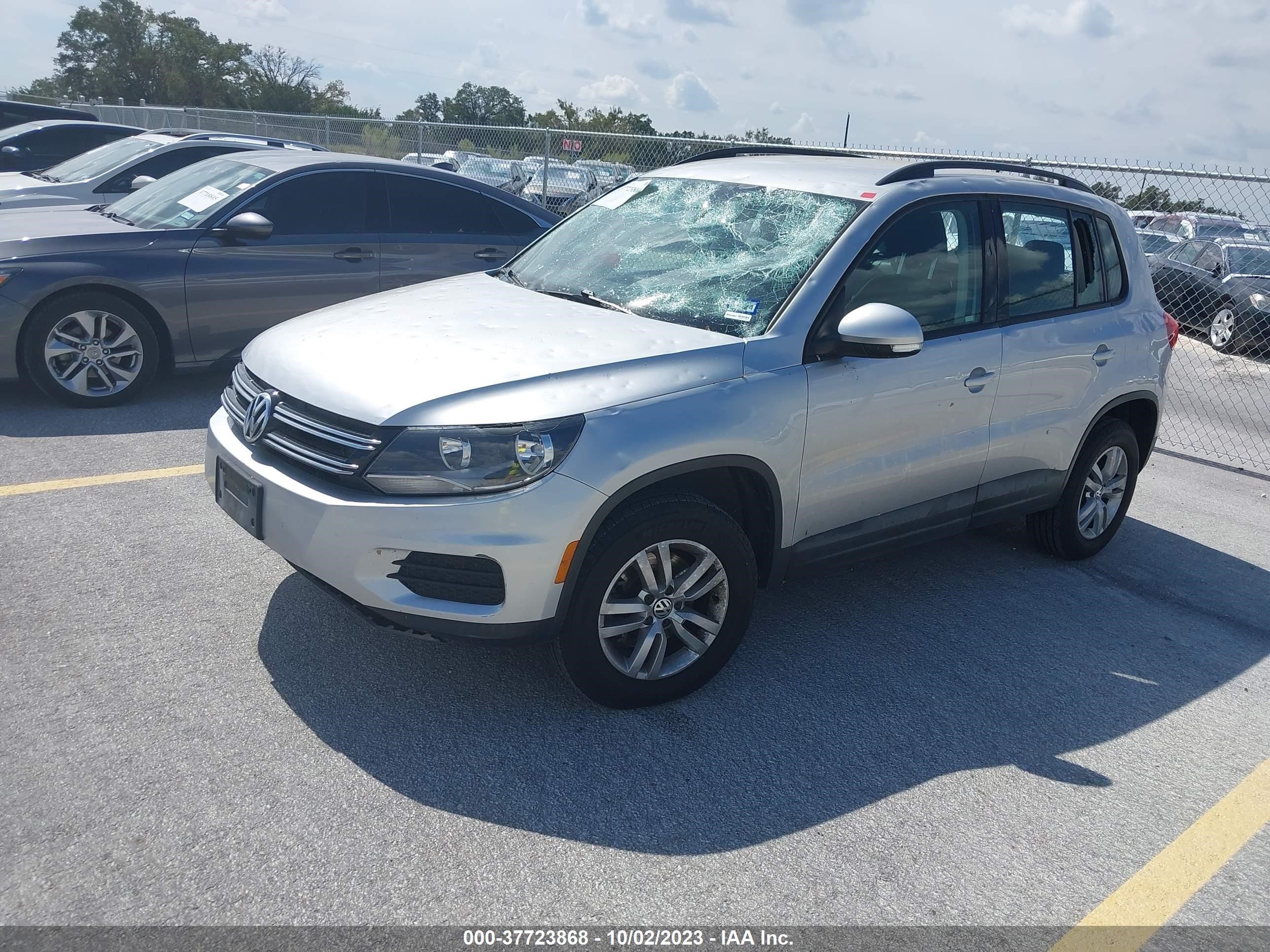 Photo 1 VIN: WVGAV7AX7GW576343 - VOLKSWAGEN TIGUAN 