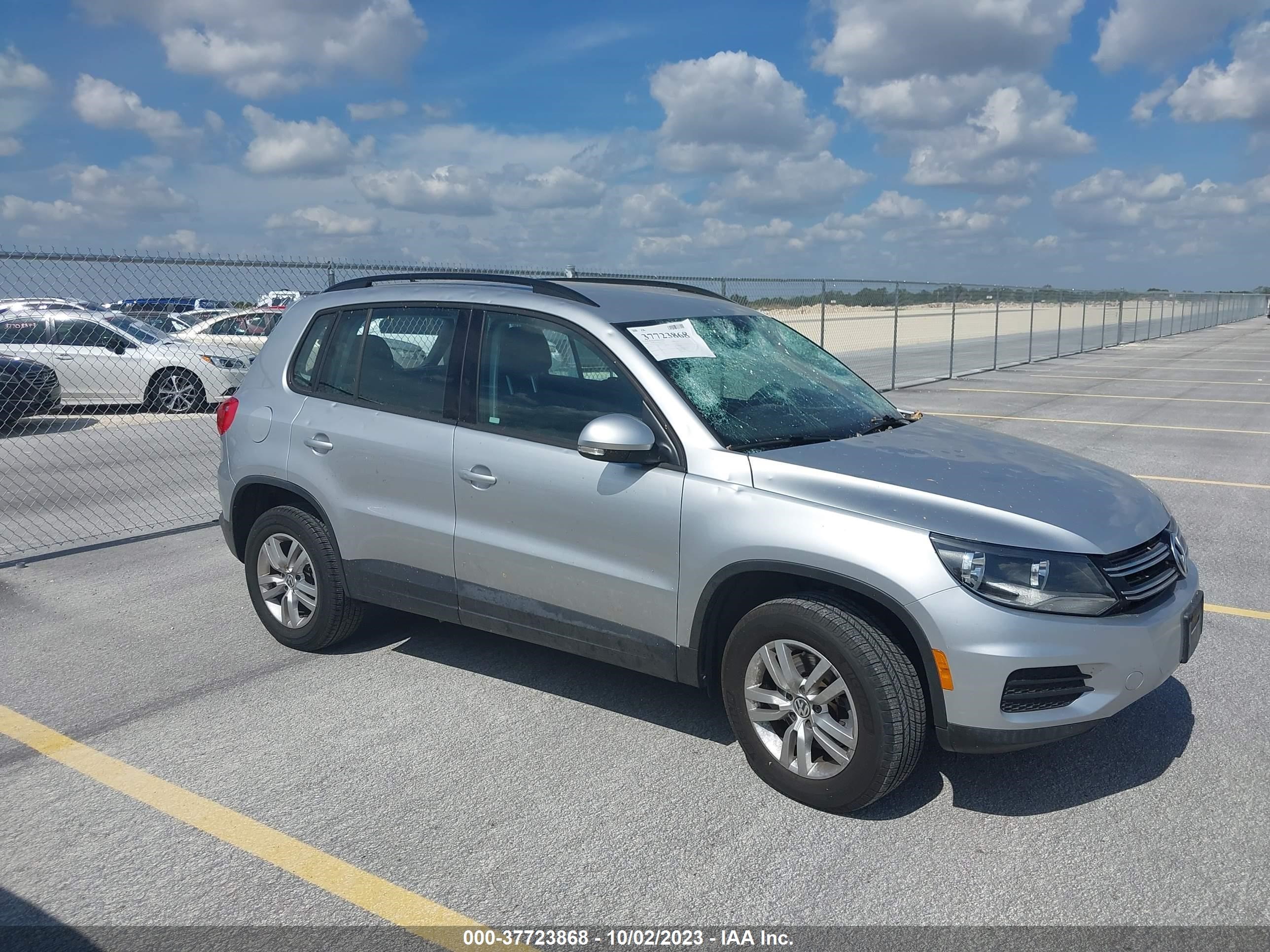 Photo 12 VIN: WVGAV7AX7GW576343 - VOLKSWAGEN TIGUAN 