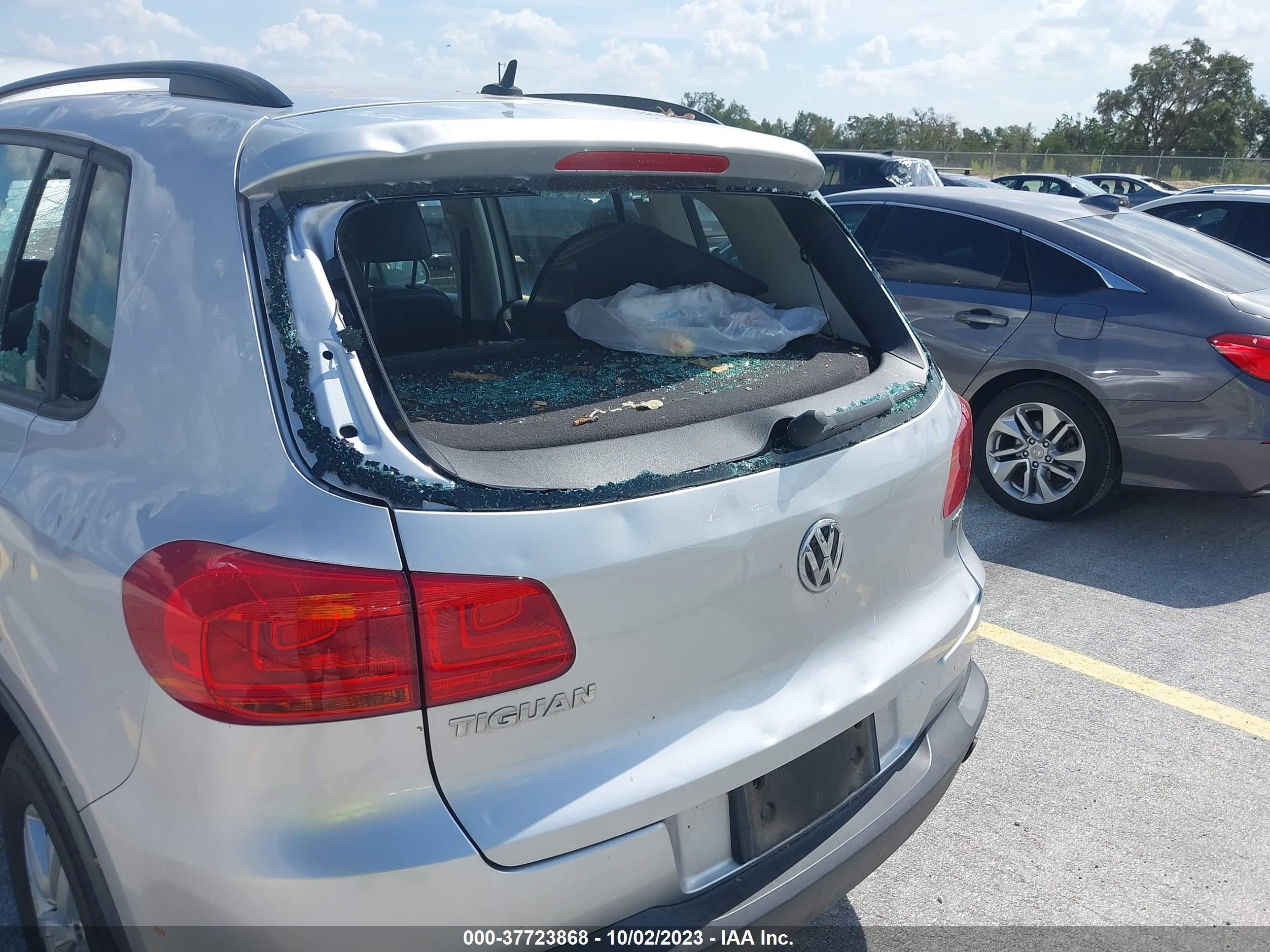 Photo 5 VIN: WVGAV7AX7GW576343 - VOLKSWAGEN TIGUAN 