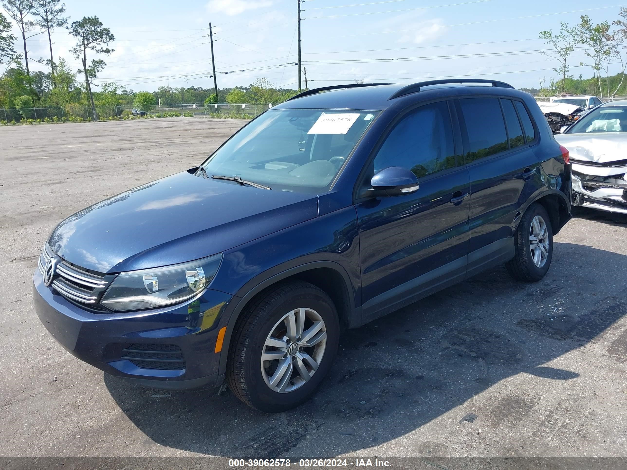 Photo 1 VIN: WVGAV7AX7GW603685 - VOLKSWAGEN TIGUAN 