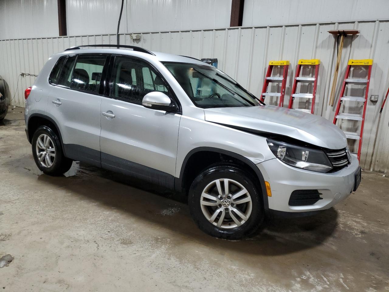 Photo 3 VIN: WVGAV7AX7HK038539 - VOLKSWAGEN TIGUAN 