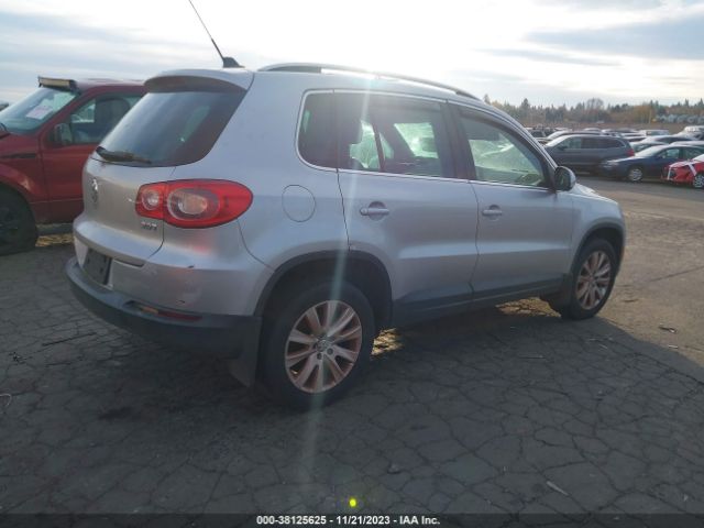 Photo 3 VIN: WVGAV7AX8AW508432 - VOLKSWAGEN TIGUAN 