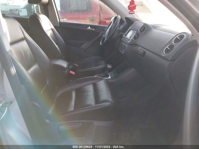 Photo 4 VIN: WVGAV7AX8AW508432 - VOLKSWAGEN TIGUAN 