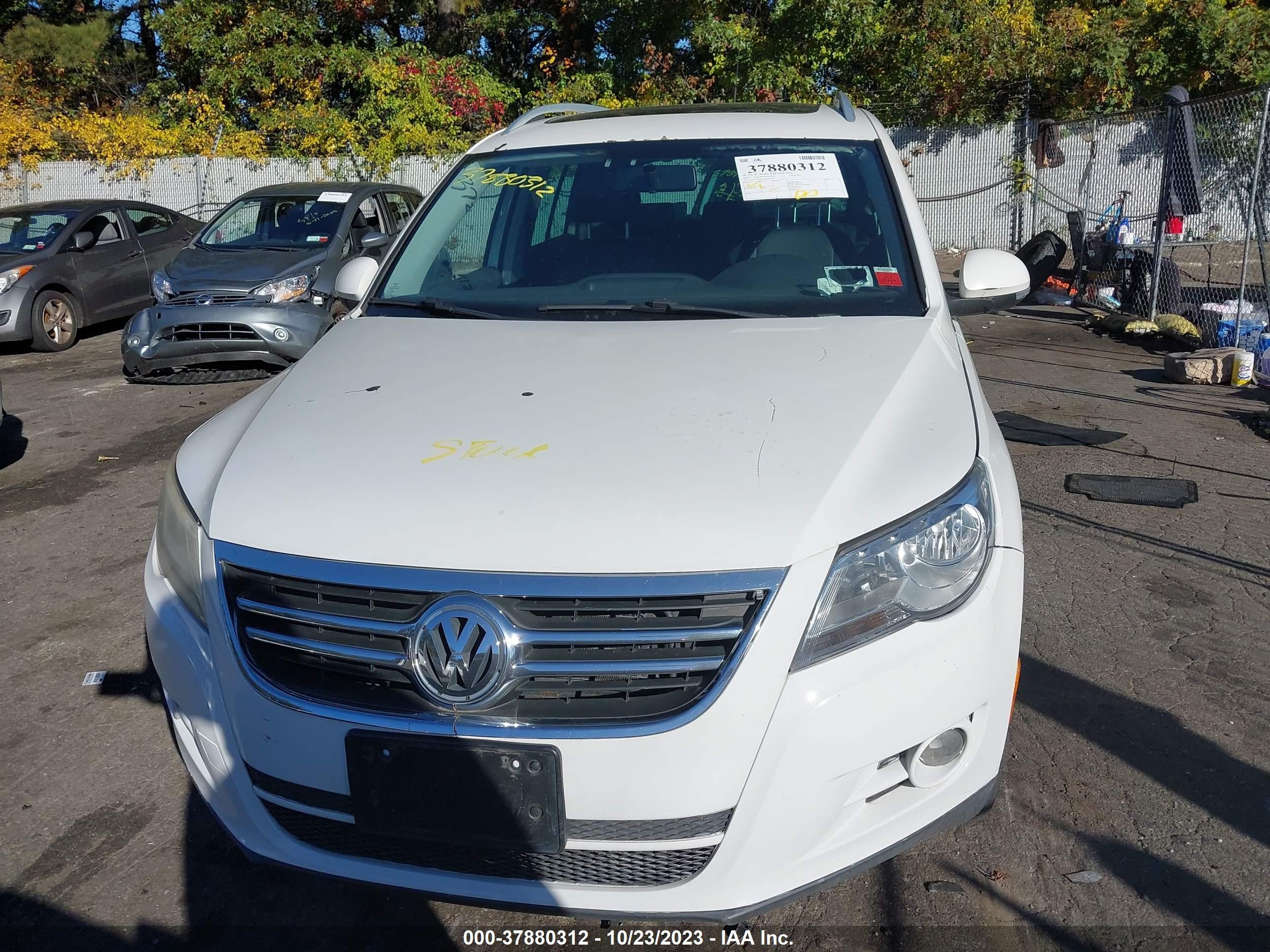 Photo 5 VIN: WVGAV7AX8AW516319 - VOLKSWAGEN TIGUAN 