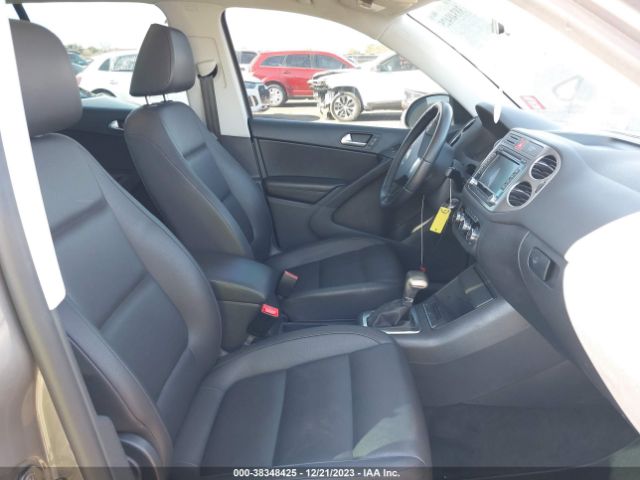 Photo 4 VIN: WVGAV7AX8AW516580 - VOLKSWAGEN TIGUAN 