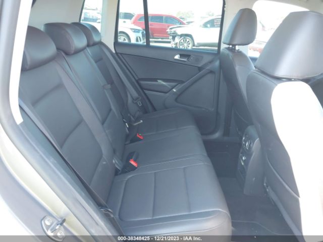 Photo 7 VIN: WVGAV7AX8AW516580 - VOLKSWAGEN TIGUAN 