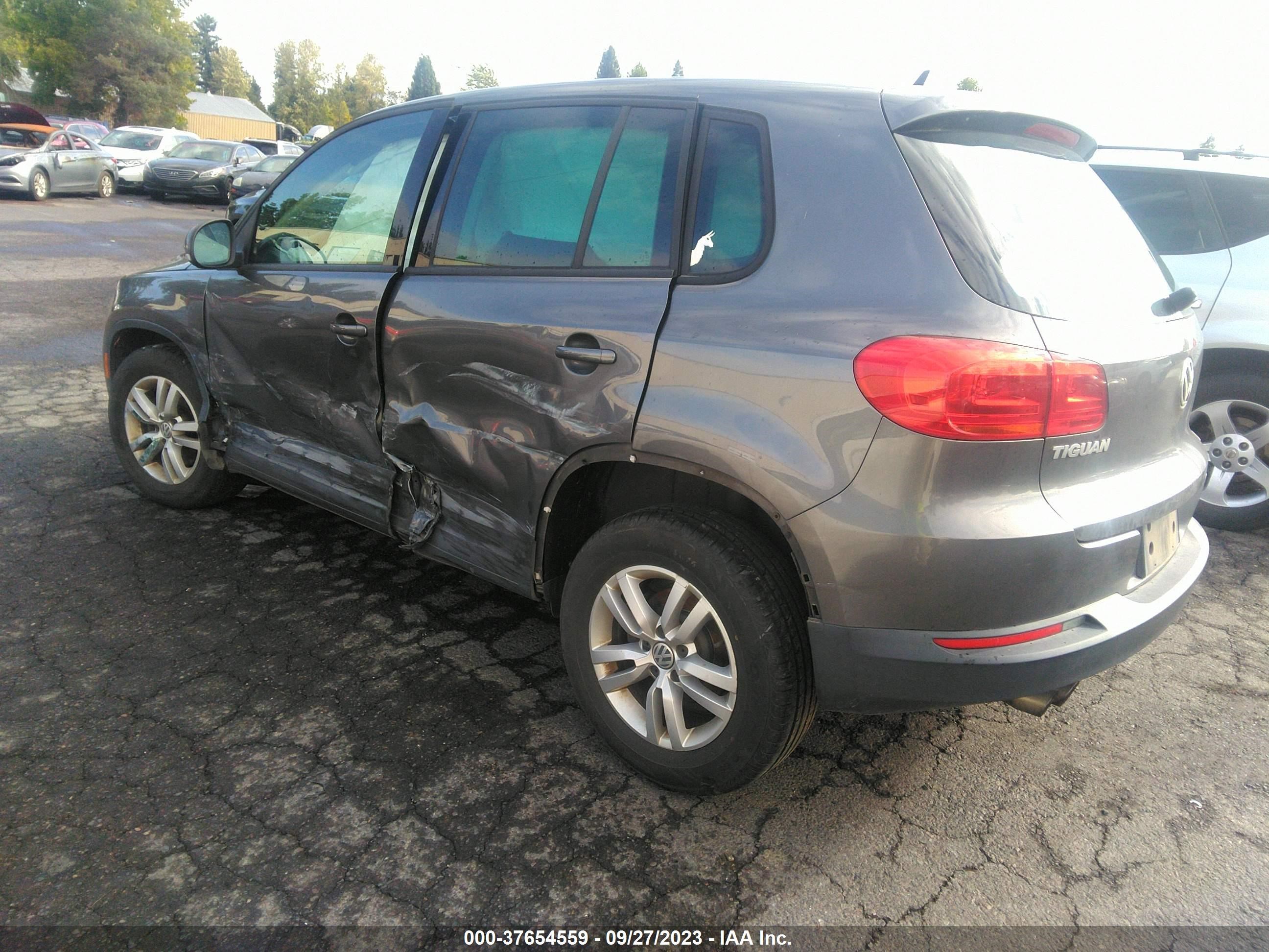 Photo 2 VIN: WVGAV7AX8CW097696 - VOLKSWAGEN TIGUAN 