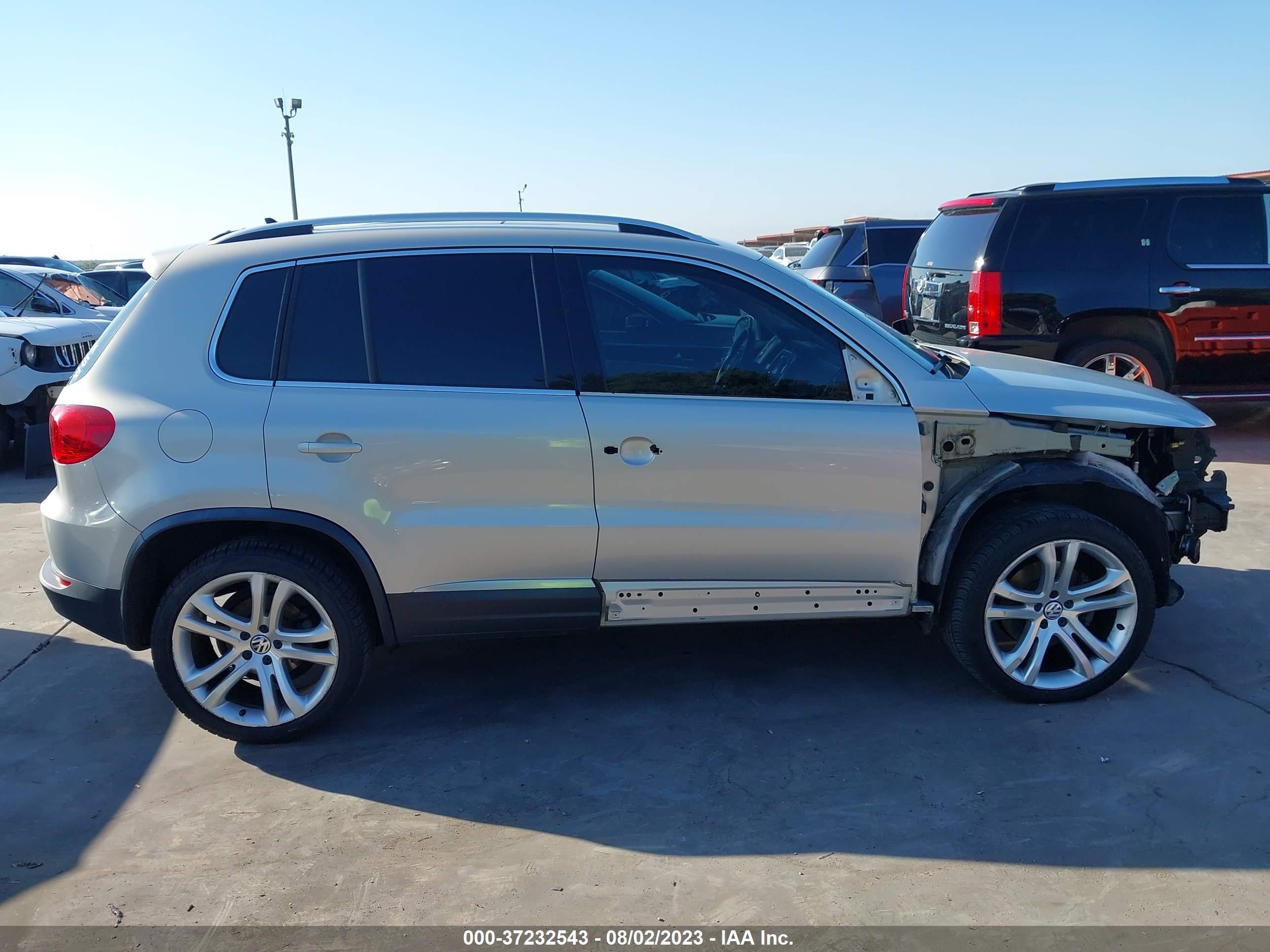 Photo 13 VIN: WVGAV7AX8CW543720 - VOLKSWAGEN TIGUAN 