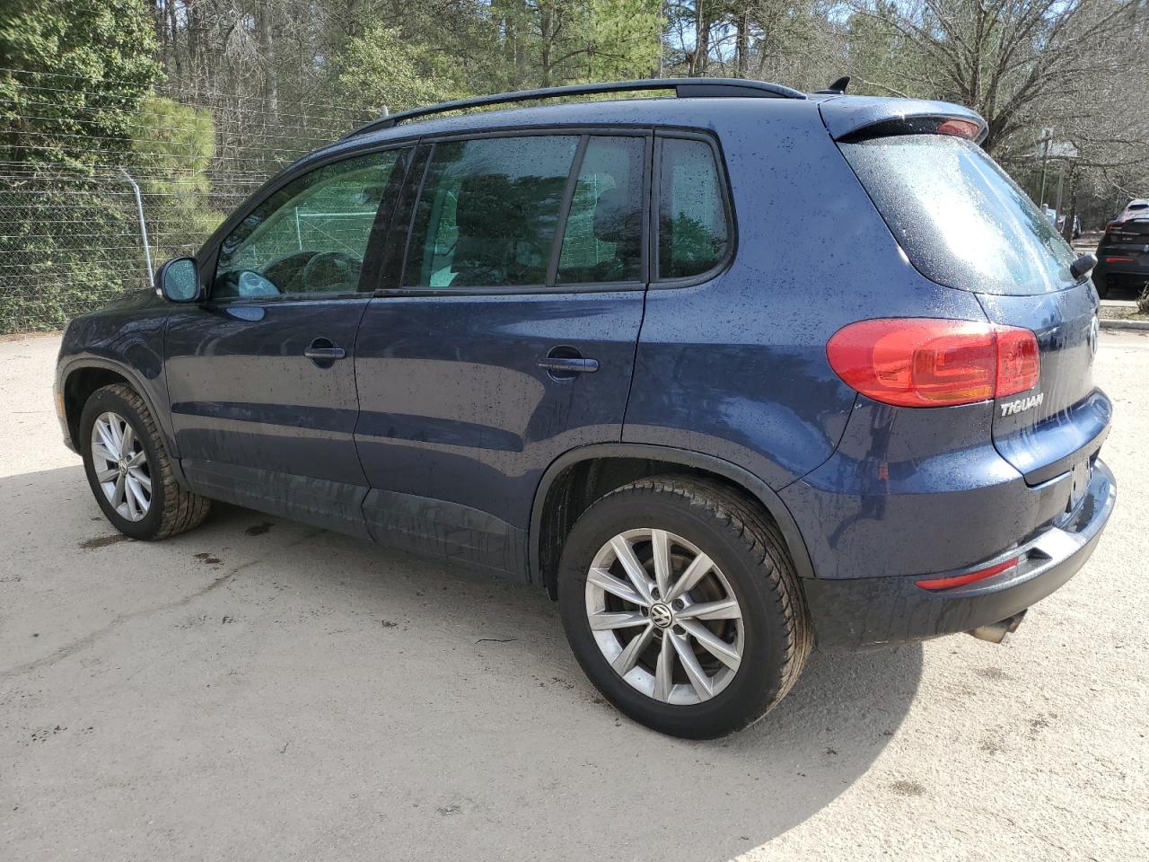 Photo 1 VIN: WVGAV7AX8FW597622 - VOLKSWAGEN TIGUAN 