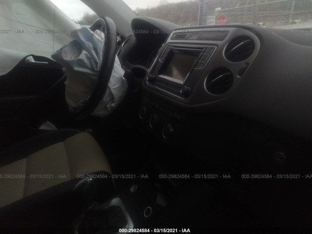 Photo 4 VIN: WVGAV7AX8GW582751 - VOLKSWAGEN TIGUAN 