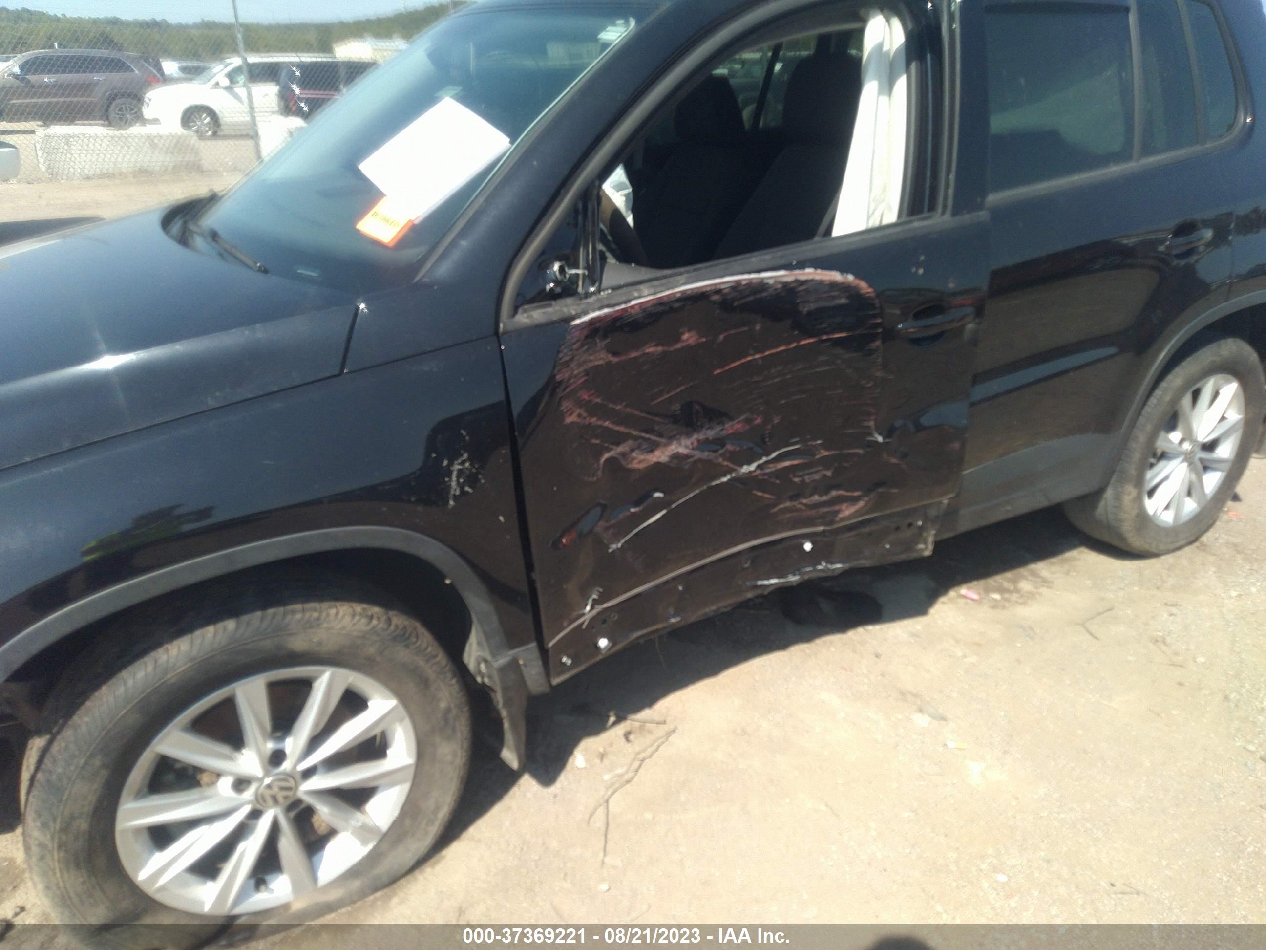 Photo 5 VIN: WVGAV7AX8HK044401 - VOLKSWAGEN TIGUAN 