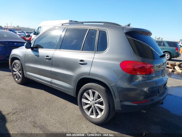 Photo 2 VIN: WVGAV7AX8HK047606 - VOLKSWAGEN TIGUAN 