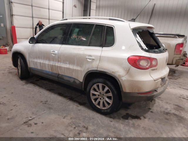 Photo 2 VIN: WVGAV7AX9AW511064 - VOLKSWAGEN TIGUAN 