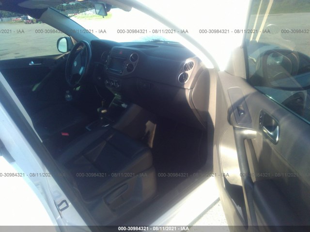 Photo 4 VIN: WVGAV7AX9AW529435 - VOLKSWAGEN TIGUAN 