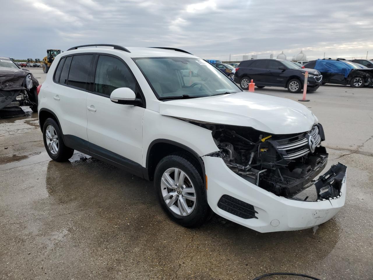 Photo 3 VIN: WVGAV7AX9GW589398 - VOLKSWAGEN TIGUAN 