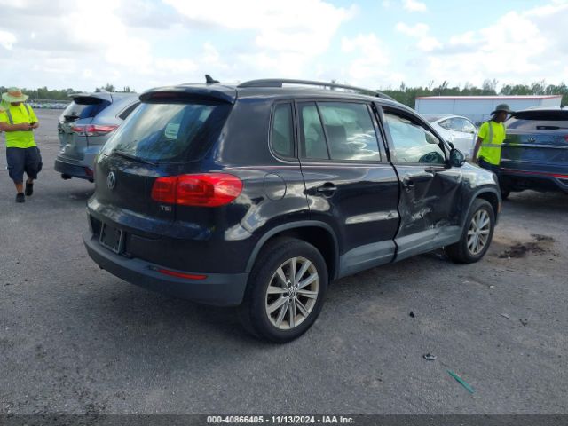 Photo 3 VIN: WVGAV7AX9JK000137 - VOLKSWAGEN TIGUAN LIMITED 