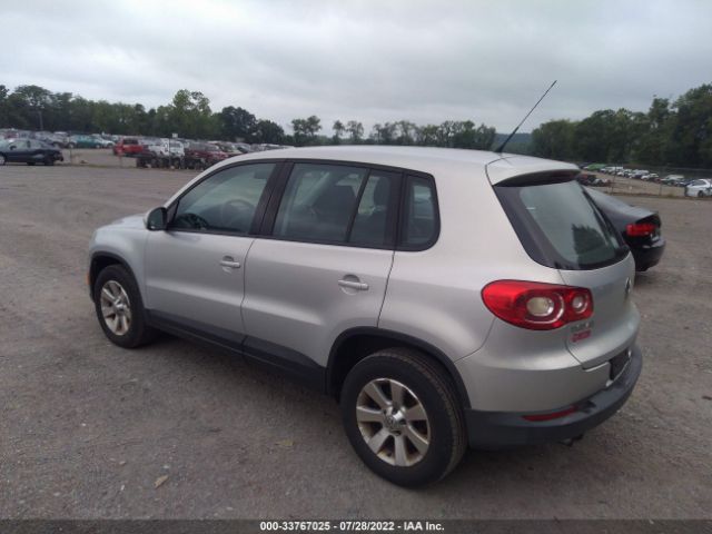 Photo 2 VIN: WVGAV7AXXAW524762 - VOLKSWAGEN TIGUAN 